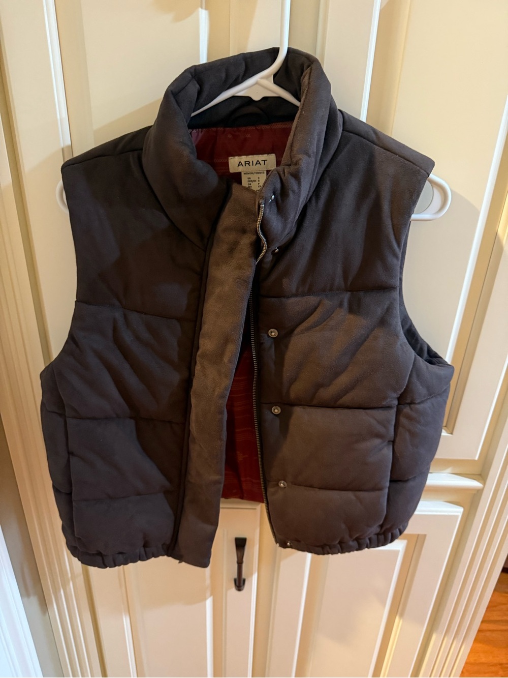 Ariat Women’s Quilted Puffer Vest in brown